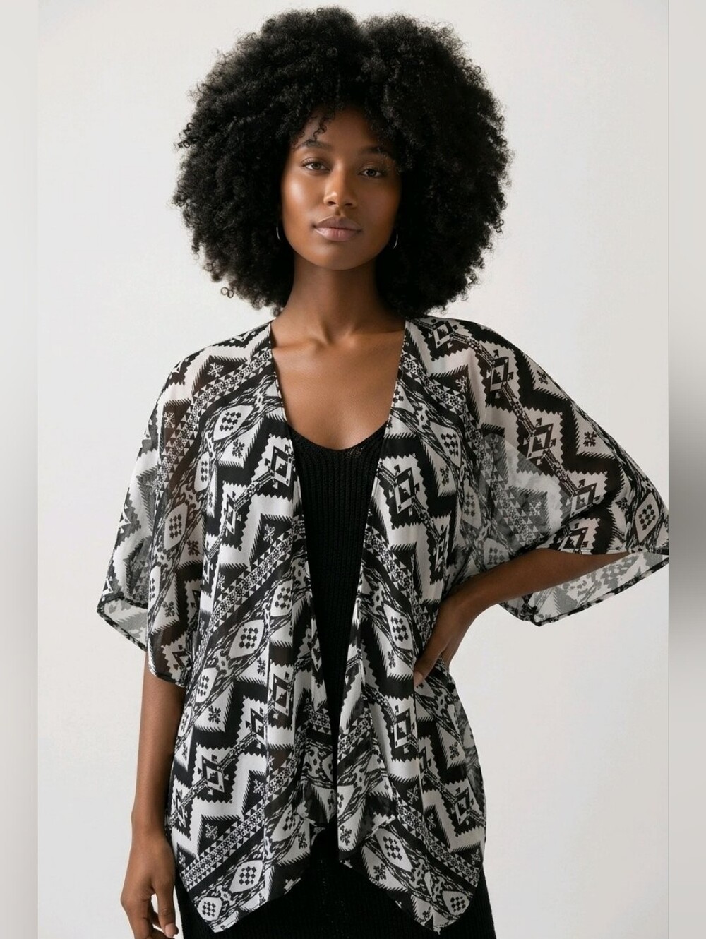 Charming Charlie Monochrome Geometric Women's Poncho